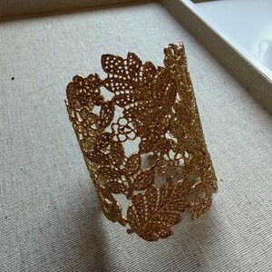 Stella & Dot Intricate Gold Floral Bracelet